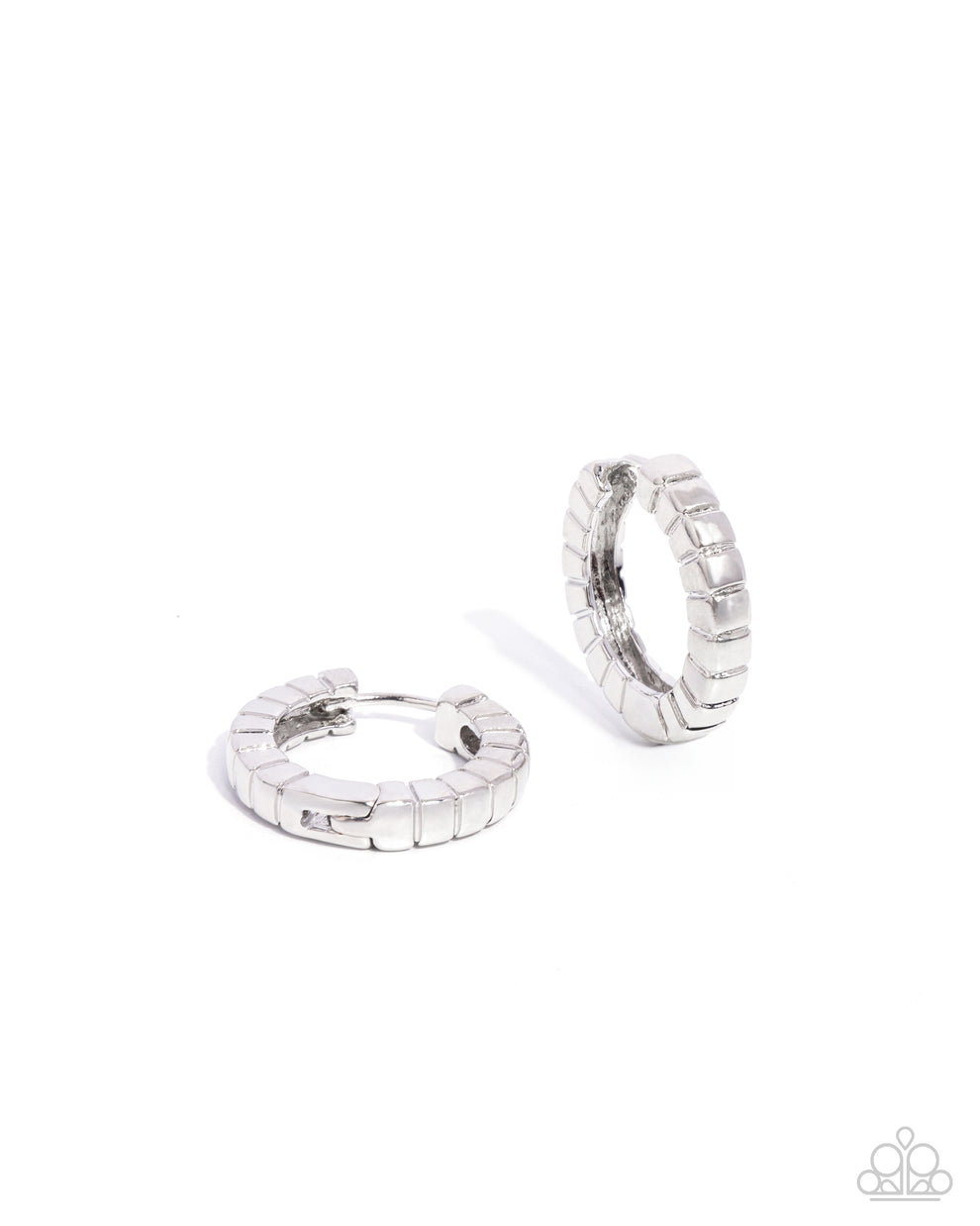 Seamless Style - silver - Paparazzi earrings