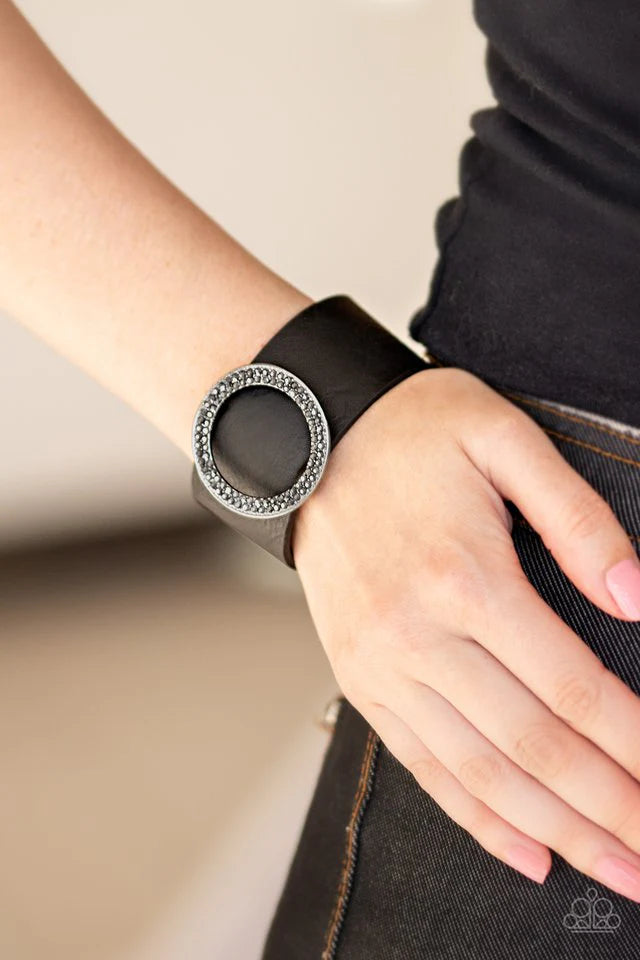 RING Them In - Black bracelet