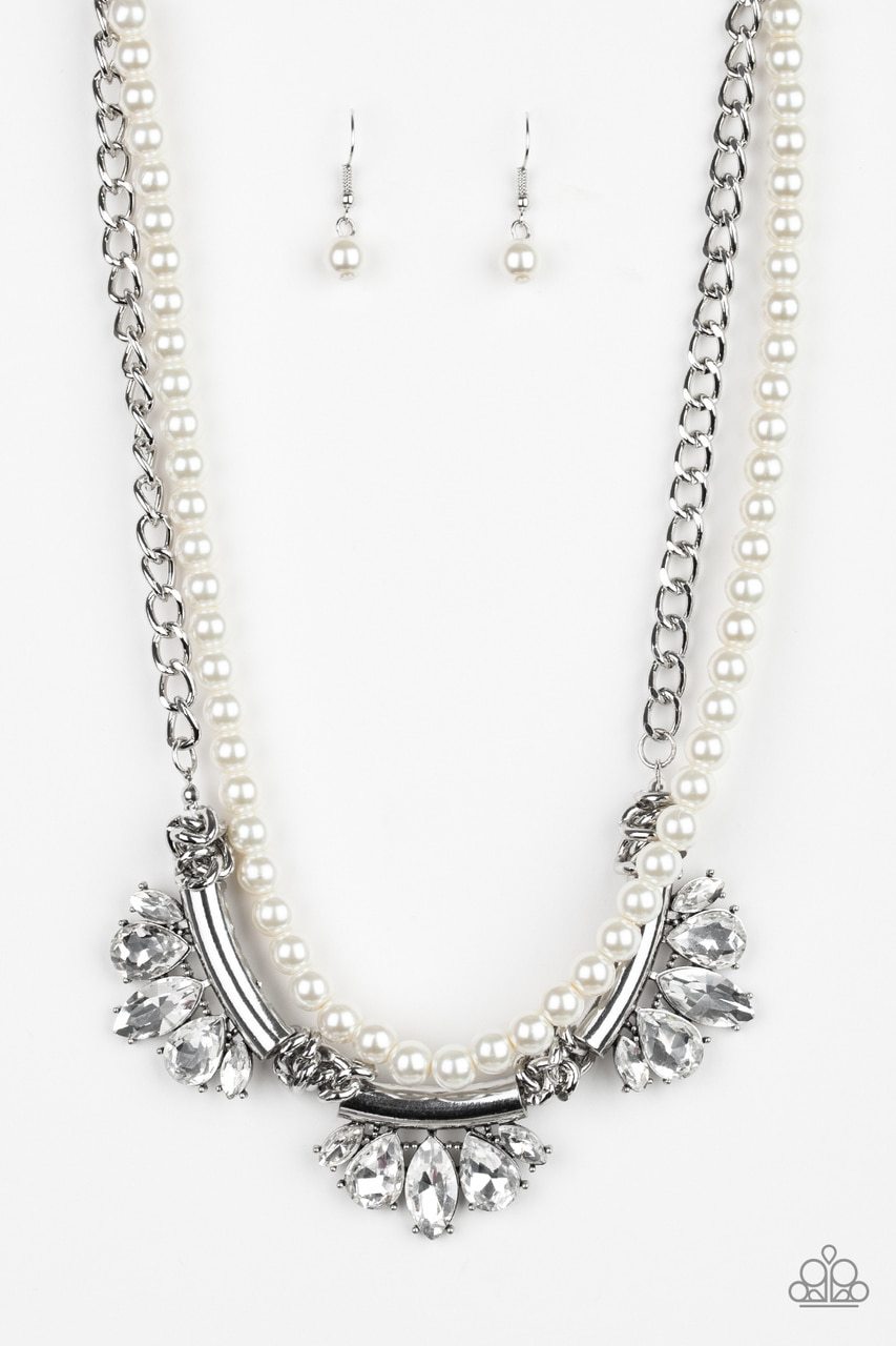 Necklace ~ Bow Before The Queen - White