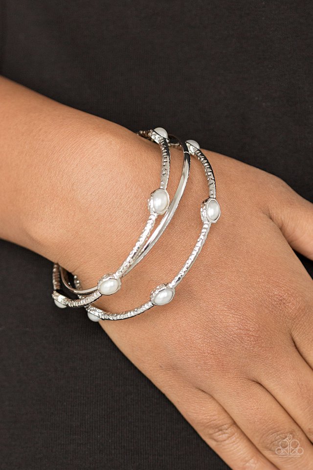 Bracelet ~ Bangle Belle - White